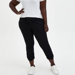 Torrid Black Stretch Poplin Ruched Crop Pants